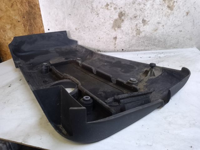 bontott MERCEDES-BENZ E-CLASS Felső Motorburkolat