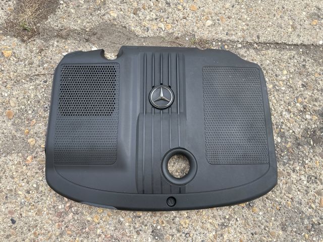 bontott MERCEDES-BENZ E-CLASS Felső Motorburkolat