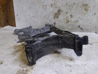 bontott MERCEDES-BENZ E-CLASS Generátor Tartó Bak