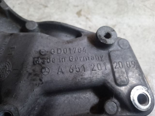 bontott MERCEDES-BENZ E-CLASS Generátor Tartó Bak