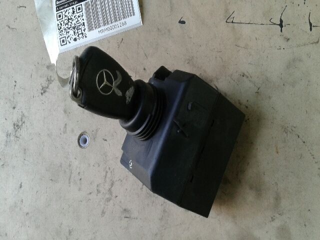 bontott MERCEDES-BENZ E-CLASS Gyújtáskapcsoló Házzal