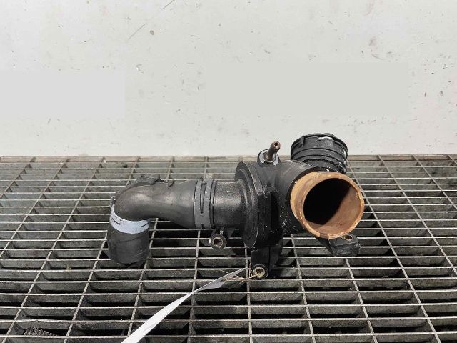 bontott MERCEDES-BENZ E-CLASS Hengerfej Vízkivezető