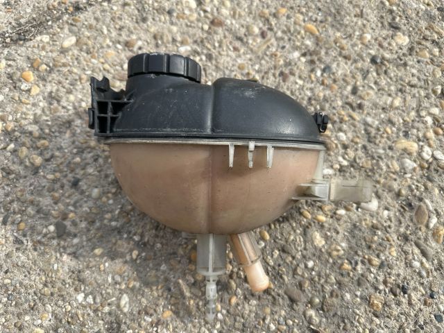 bontott MERCEDES-BENZ E-CLASS Kiegyenlítő Tartály