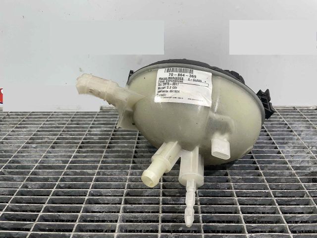 bontott MERCEDES-BENZ E-CLASS Kiegyenlítő Tartály