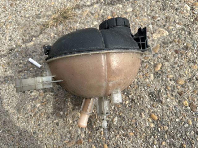 bontott MERCEDES-BENZ E-CLASS Kiegyenlítő Tartály