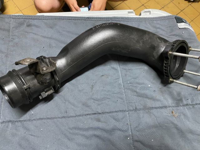 bontott MERCEDES-BENZ E-CLASS Légbeömlő Cső