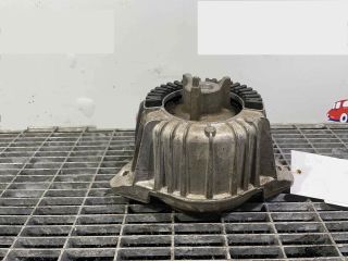 bontott MERCEDES-BENZ E-CLASS Motor Tartó Bak (Pozíciófüggetlen)