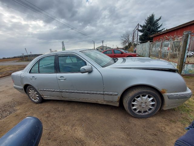 bontott MERCEDES-BENZ E-CLASS Motorblokk (Fűzött)