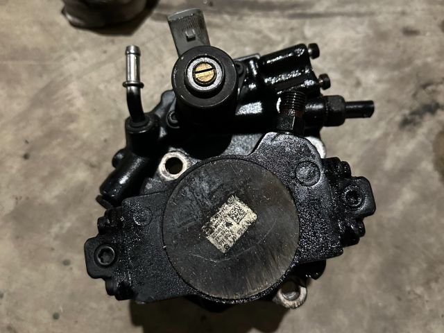 bontott MERCEDES-BENZ E-CLASS Nagynyomású Szivattyú