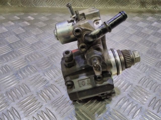 bontott MERCEDES-BENZ E-CLASS Nagynyomású Szivattyú