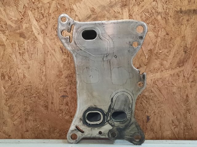 bontott MERCEDES-BENZ E-CLASS Olajhűtő