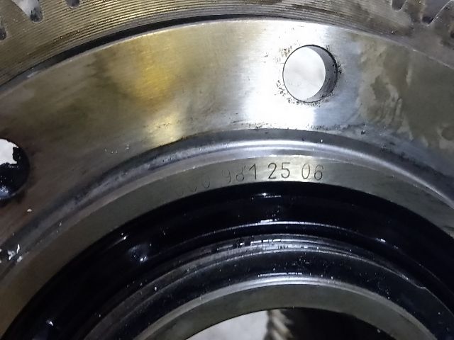 bontott MERCEDES-BENZ E-CLASS Olajszivattyú Fogaskerék