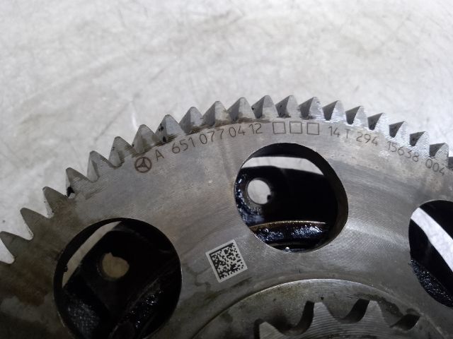 bontott MERCEDES-BENZ E-CLASS Olajszivattyú Fogaskerék