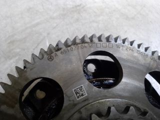 bontott MERCEDES-BENZ E-CLASS Olajszivattyú Fogaskerék