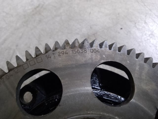 bontott MERCEDES-BENZ E-CLASS Olajszivattyú Fogaskerék