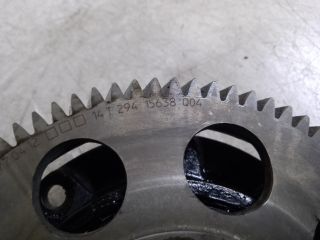 bontott MERCEDES-BENZ E-CLASS Olajszivattyú Fogaskerék