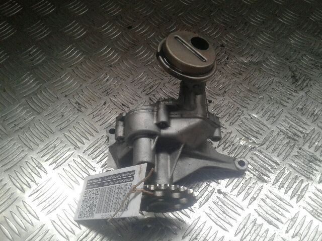 bontott MERCEDES-BENZ E-CLASS Olajszivattyú