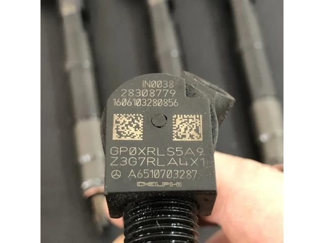 bontott MERCEDES-BENZ E-CLASS Porlasztó (1 db)