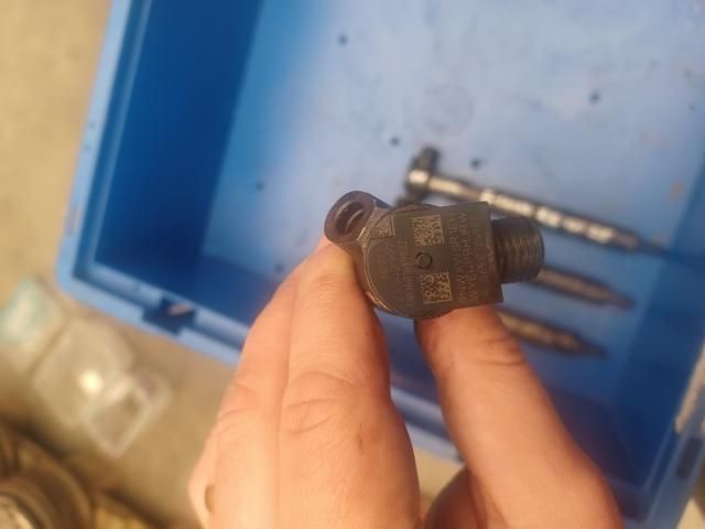 bontott MERCEDES-BENZ E-CLASS Porlasztó Sor / Híd