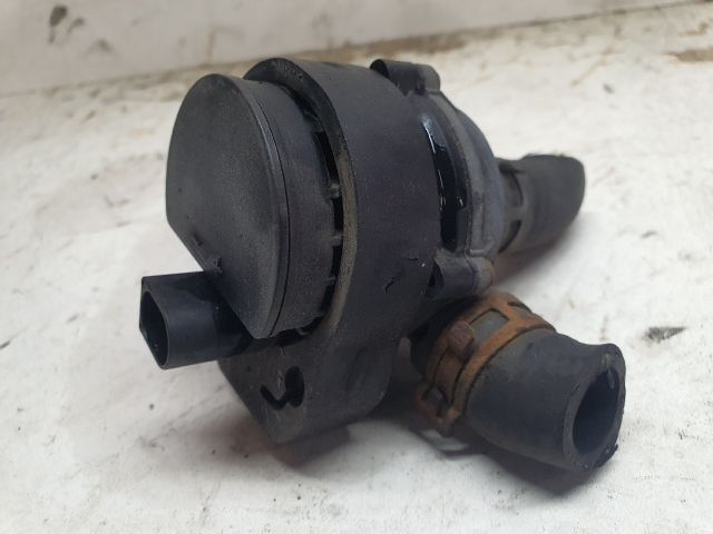 bontott MERCEDES-BENZ E-CLASS Vízpumpa