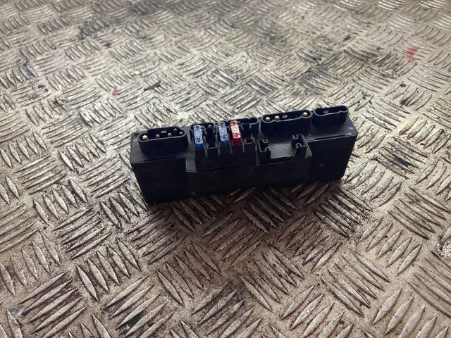 bontott MERCEDES-BENZ E-CLASS Fő Relé