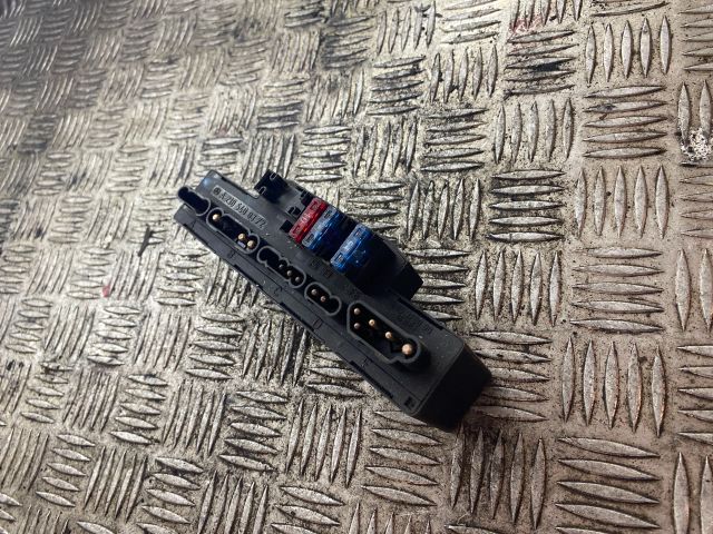 bontott MERCEDES-BENZ E-CLASS Fő Relé