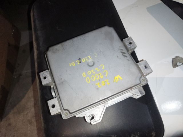 bontott MERCEDES-BENZ E-CLASS Motorvezérlő