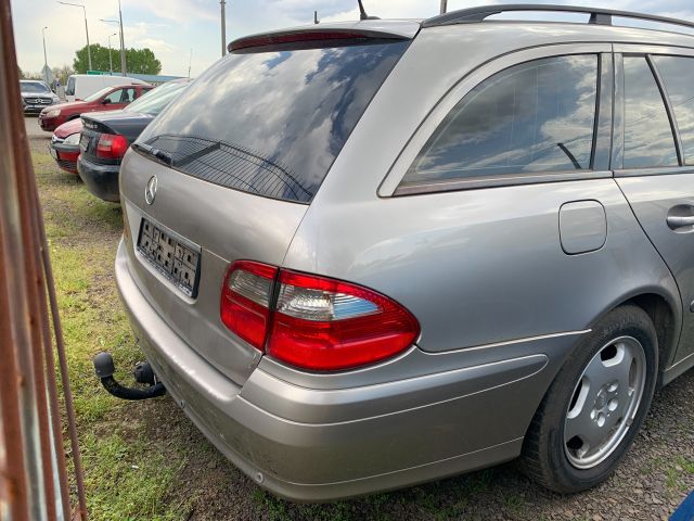 bontott MERCEDES-BENZ E-CLASS Jobb hátsó Féknyereg Munkahengerrel