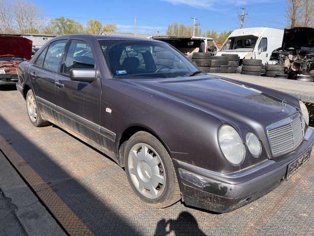 bontott MERCEDES-BENZ E-CLASS Jobb hátsó Lengéscsillapító