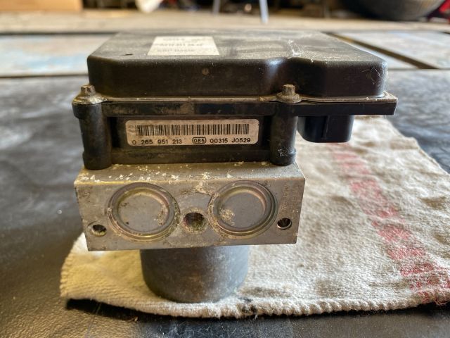 bontott MERCEDES-BENZ E-CLASS ABS Kocka