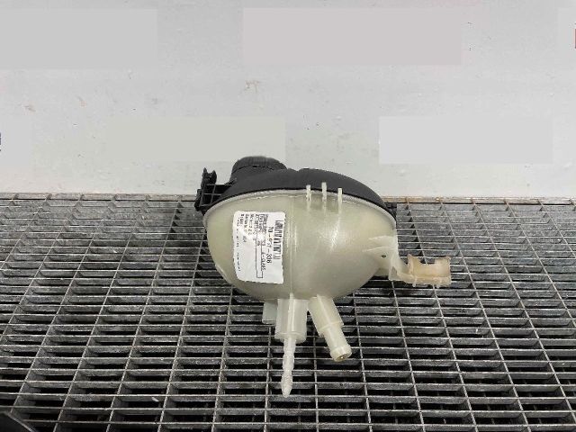 bontott MERCEDES-BENZ E-CLASS Kiegyenlítő Tartály