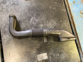 bontott MERCEDES-BENZ E-CLASS Légbeömlő Cső