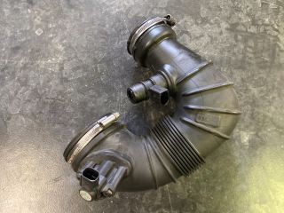 bontott MERCEDES-BENZ E-CLASS Légbeömlő Cső