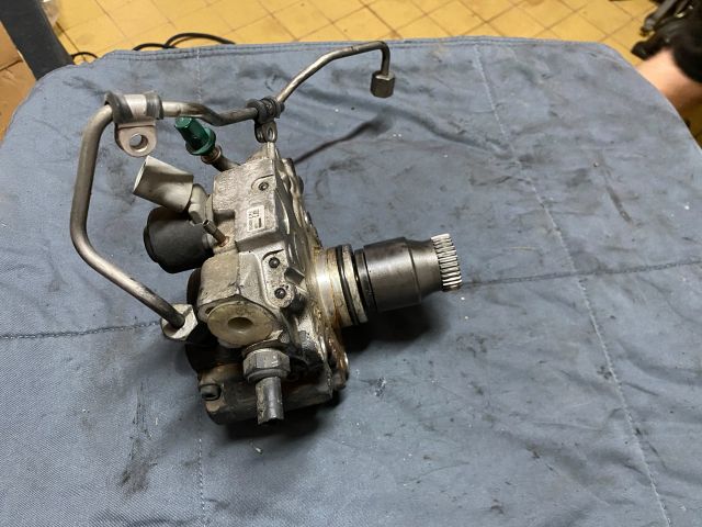 bontott MERCEDES-BENZ E-CLASS Nagynyomású Szivattyú