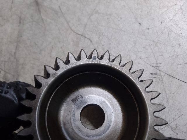 bontott MERCEDES-BENZ E-CLASS Olajszivattyú Fogaskerék