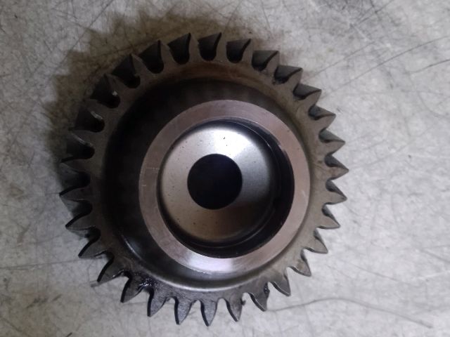 bontott MERCEDES-BENZ E-CLASS Olajszivattyú Fogaskerék