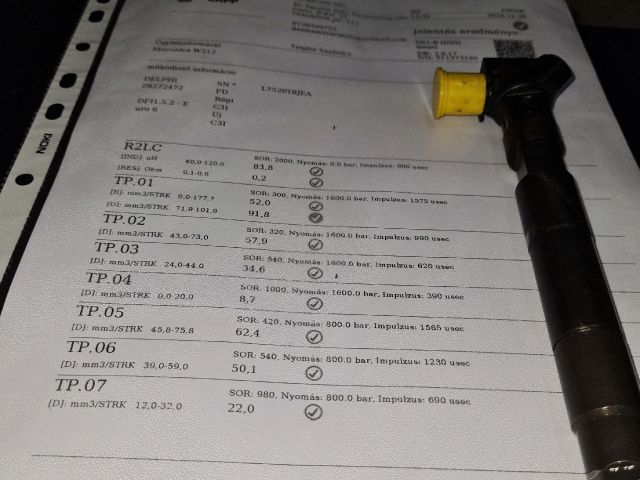 bontott MERCEDES-BENZ E-CLASS Porlasztó (1 db)