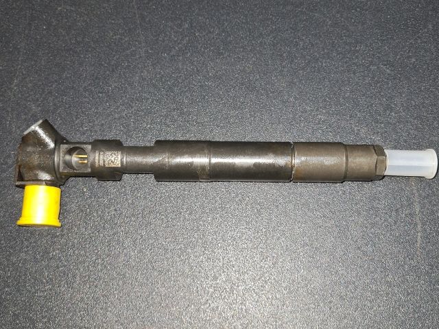 bontott MERCEDES-BENZ E-CLASS Porlasztó (1 db)