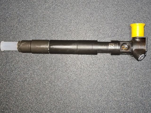 bontott MERCEDES-BENZ E-CLASS Porlasztó (1 db)