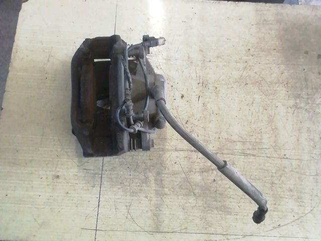 bontott MERCEDES-BENZ E-CLASS Bal első Féknyereg Munkahengerrel