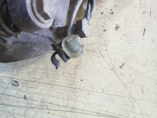 bontott MERCEDES-BENZ E-CLASS Bal első Féknyereg Munkahengerrel