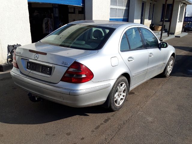 bontott MERCEDES-BENZ E-CLASS Bal első Kerékagy