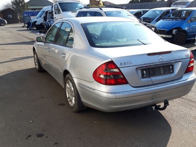 bontott MERCEDES-BENZ E-CLASS Bal hátsó Kerékagy