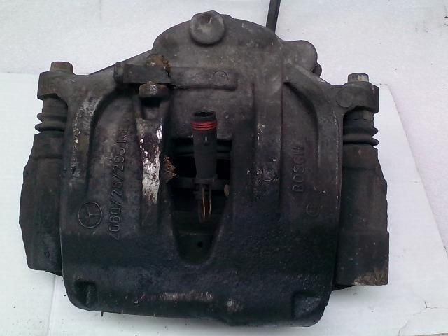 bontott MERCEDES-BENZ E-CLASS Jobb első Féknyereg Munkahengerrel