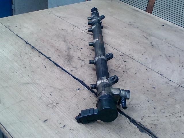 bontott MERCEDES-BENZ E-CLASS Közösnyomócső