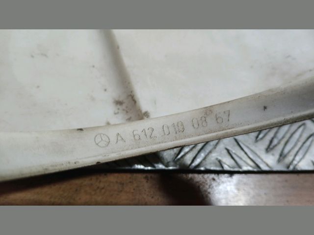 bontott MERCEDES-BENZ E-CLASS Felső Motorburkolat