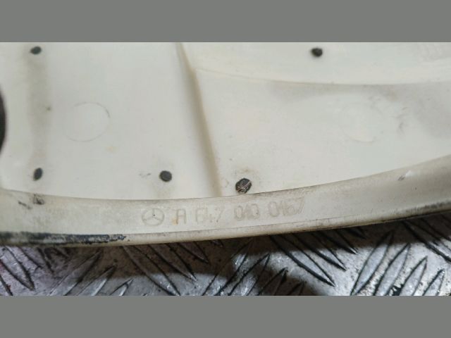 bontott MERCEDES-BENZ E-CLASS Felső Motorburkolat