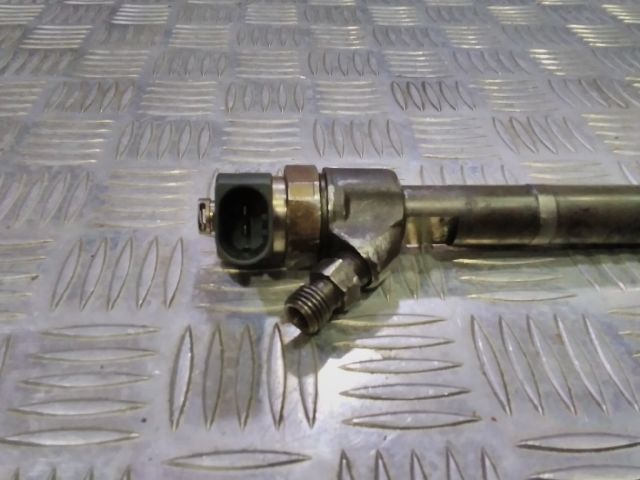 bontott MERCEDES-BENZ E-CLASS Porlasztó (1 db)