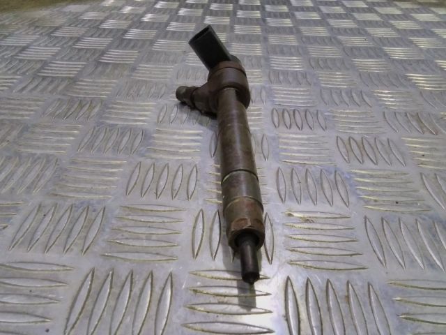 bontott MERCEDES-BENZ E-CLASS Porlasztó (1 db)