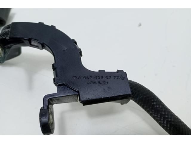 bontott MERCEDES-BENZ E-CLASS Tankbetöltő Cső (Fém)